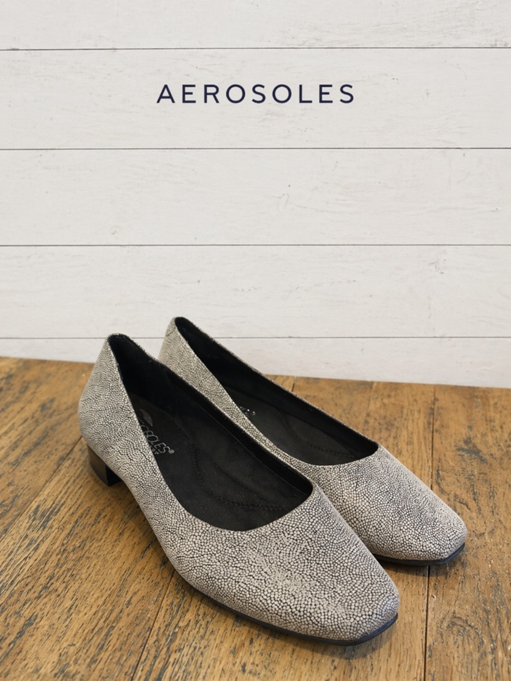 AEROSOLES Textured Grey Ballet Flats Size 5.5